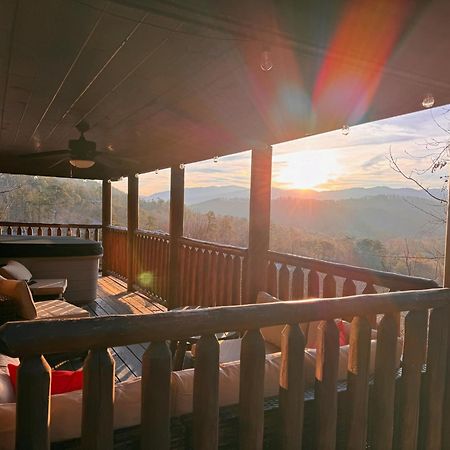 Smoky Paws - Exceptional Cabin, Stunning Mountain Views, Hot Tub, Tranquil, Gigabit Internet, Free L2 Ev Pigeon Forge Dış mekan fotoğraf
