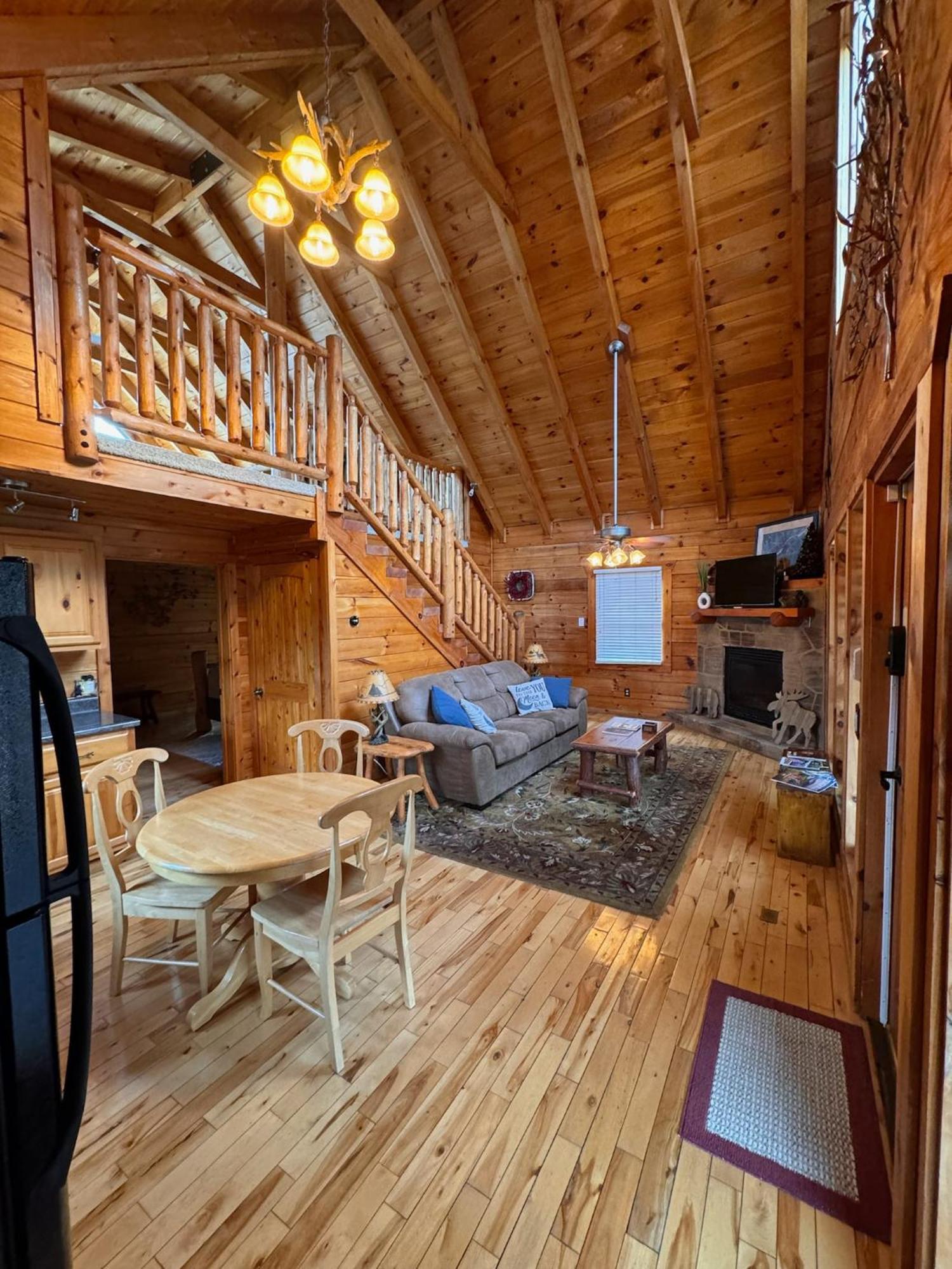Smoky Paws - Exceptional Cabin, Stunning Mountain Views, Hot Tub, Tranquil, Gigabit Internet, Free L2 Ev Pigeon Forge Dış mekan fotoğraf