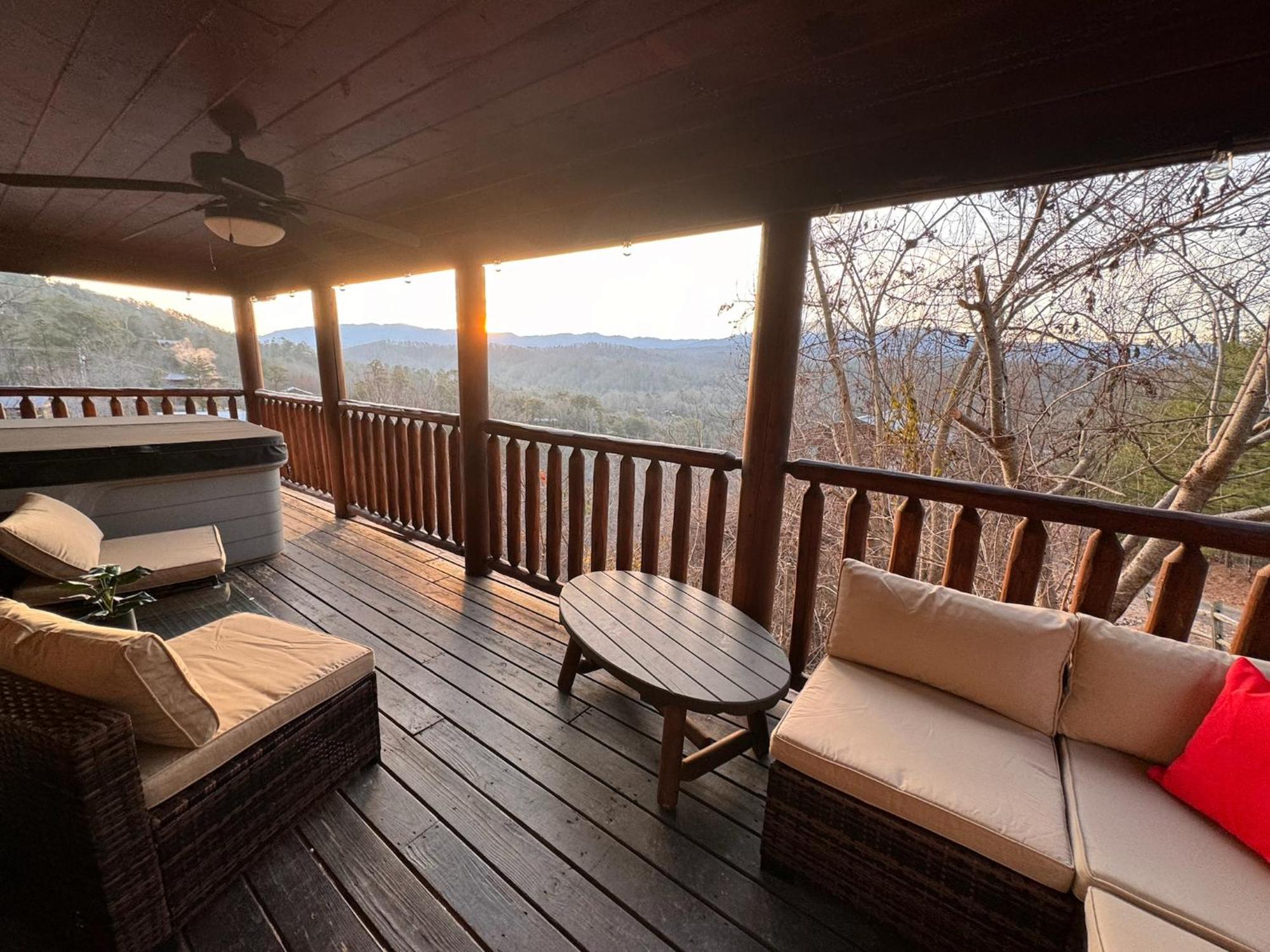 Smoky Paws - Exceptional Cabin, Stunning Mountain Views, Hot Tub, Tranquil, Gigabit Internet, Free L2 Ev Pigeon Forge Dış mekan fotoğraf
