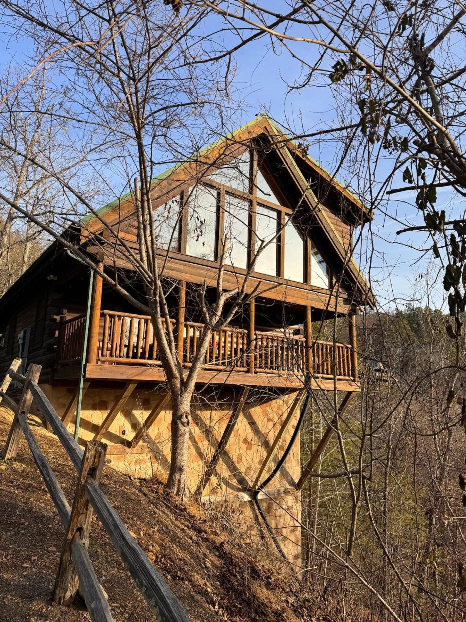 Smoky Paws - Exceptional Cabin, Stunning Mountain Views, Hot Tub, Tranquil, Gigabit Internet, Free L2 Ev Pigeon Forge Dış mekan fotoğraf