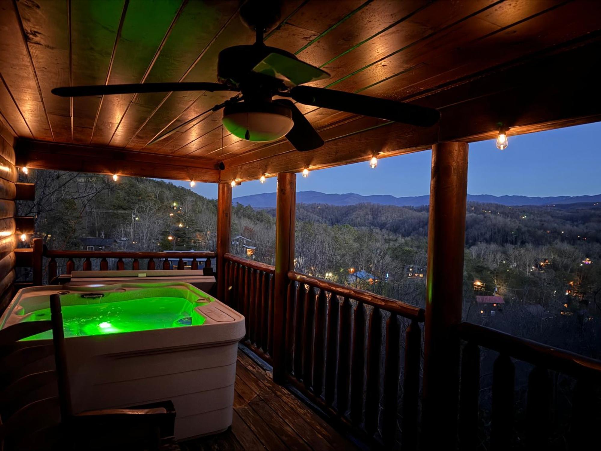 Smoky Paws - Exceptional Cabin, Stunning Mountain Views, Hot Tub, Tranquil, Gigabit Internet, Free L2 Ev Pigeon Forge Dış mekan fotoğraf